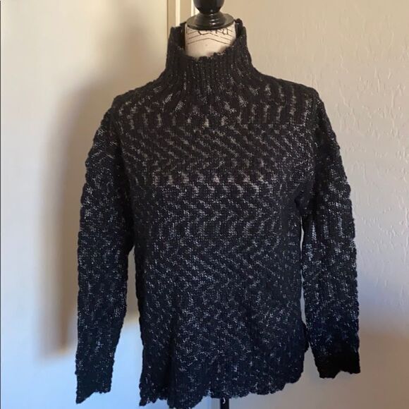 Velvet by Graham & Spenser Turtleneck Pullover Sweater Casual Modern Cozy - Picture 1 of 9